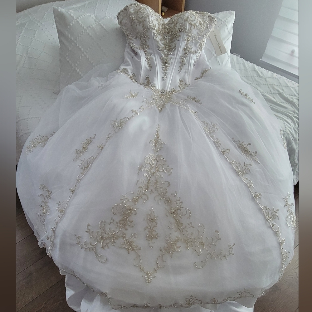 Elegant White and Gold Wedding Dress